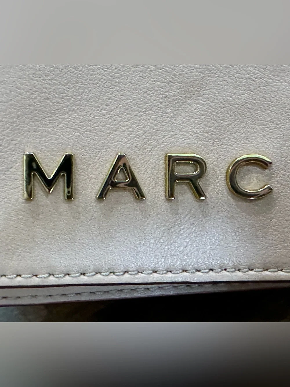 Authentic Marc Jacobs Blush Pink Leather Crossbody with Gold Logo - Picture 10 of 16
